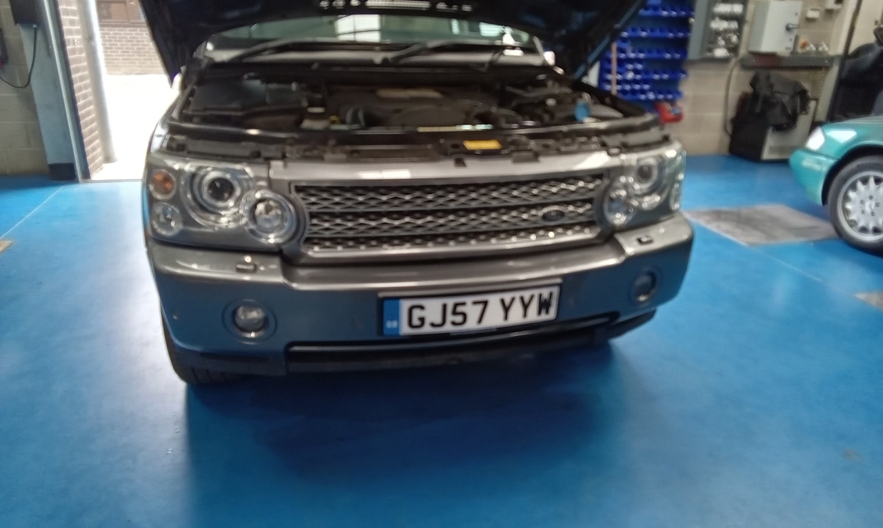 03.06.2025 2007 Land Rover Range Rover Vogue Grey Checks 1