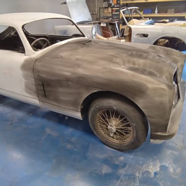 030625 1953 Aston Martin DB2 4 Blocking 02