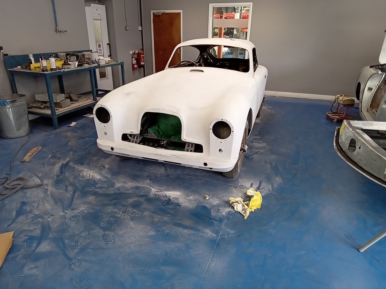 030625 1953 Aston Martin DB2 4 Blocking 05