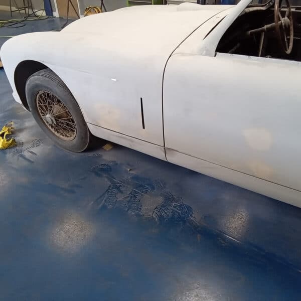 030625 1953 Aston Martin DB2 4 Blocking 07