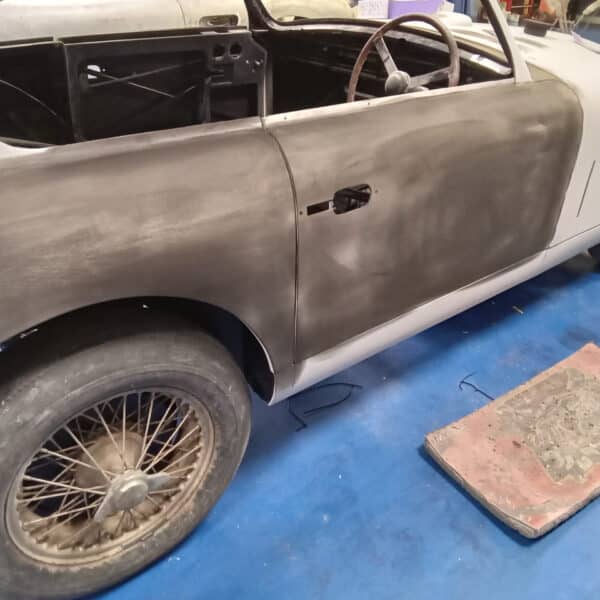 030625 1953 Aston Martin DB2 4 Blocking 09