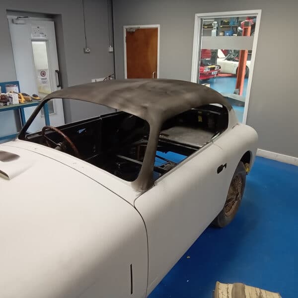 030625 1953 Aston Martin DB2 4 Blocking 15