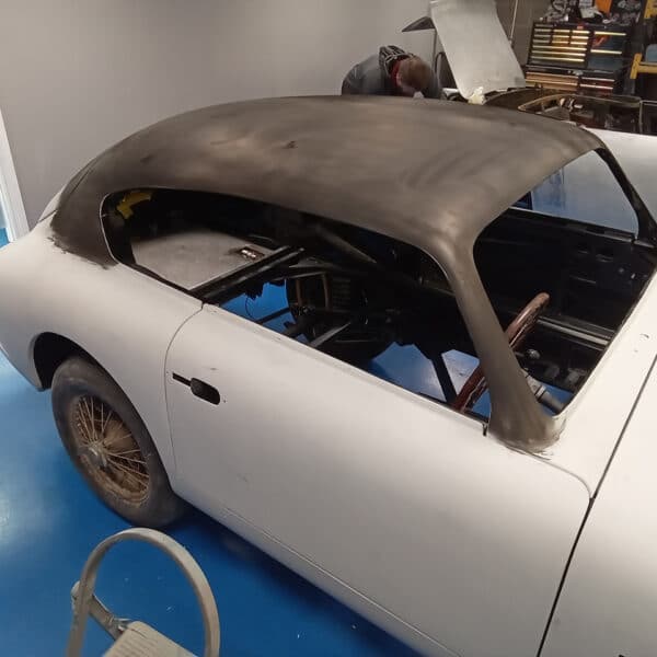 030625 1953 Aston Martin DB2 4 Blocking 16