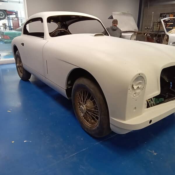 030625 1953 Aston Martin DB2 4 Blocking 21
