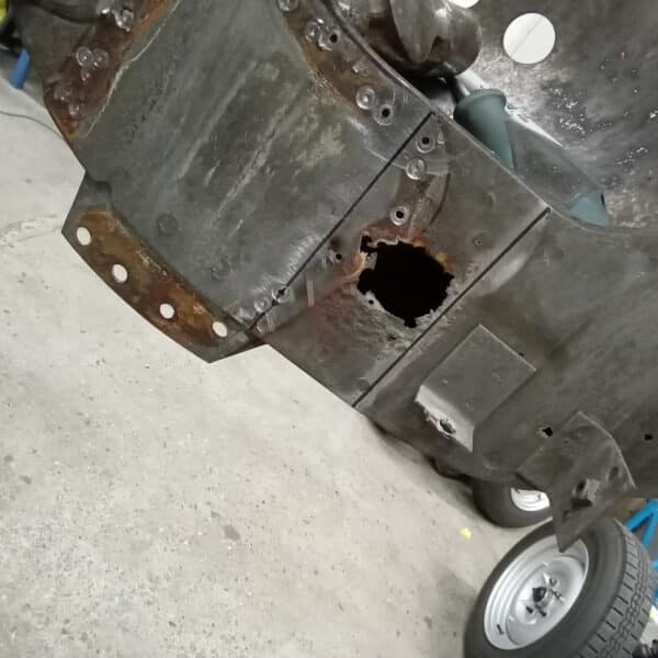 04062025 1978 Mercedes 350sl wings and rust 1