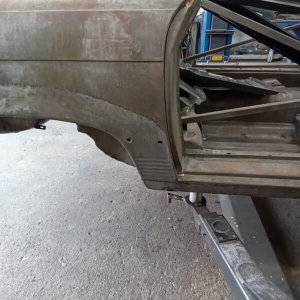 04062025 1978 Mercedes 350sl wings and rust 10