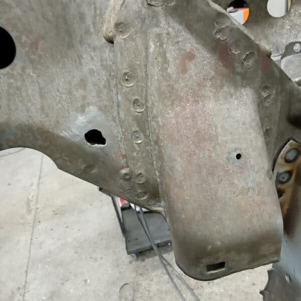 04062025 1978 Mercedes 350sl wings and rust 12
