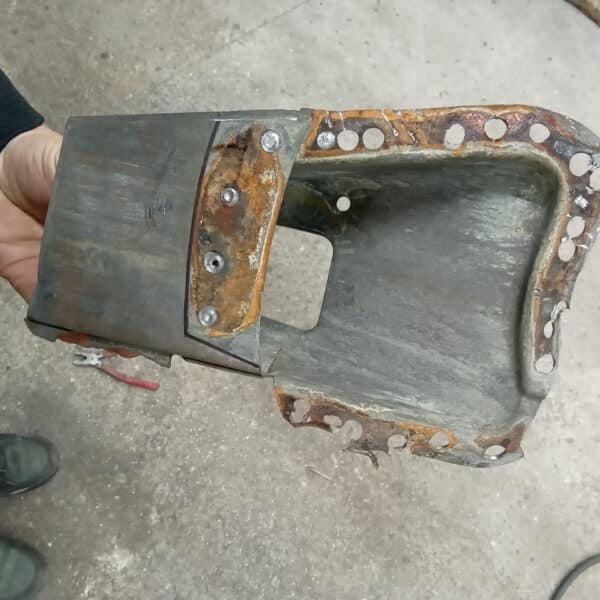 04062025 1978 Mercedes 350sl wings and rust 18