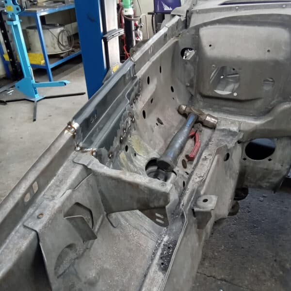 04062025 1978 Mercedes 350sl wings and rust 2