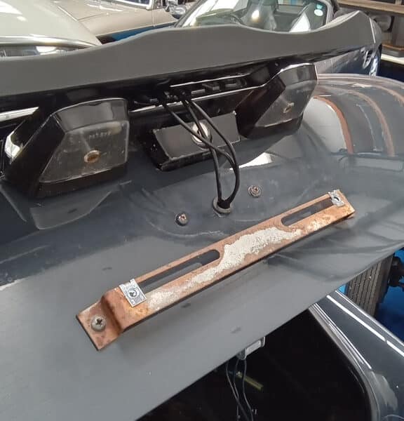 040625 1966 Volvo Amazon fitting parking sensors 06