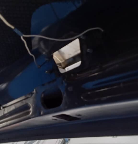 040625 1966 Volvo Amazon fitting parking sensors 12