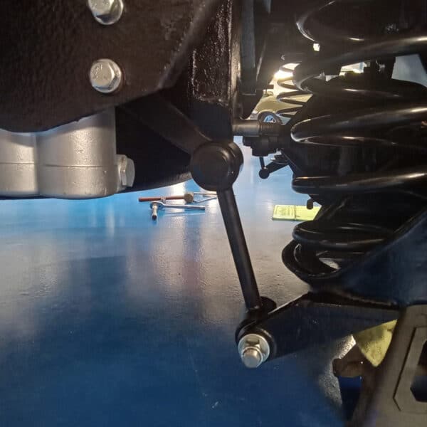 040625 1969 Aston Martin DB6 Volante Rear Suspension Build 11