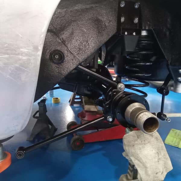 040625 1969 Aston Martin DB6 Volante Rear Suspension Build 18