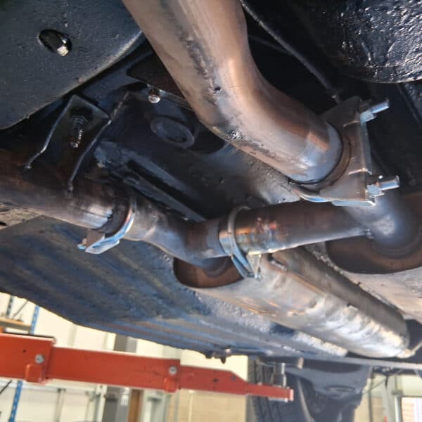 05.06.2025 1972 Triumph Stag 1972 Exhaust 1