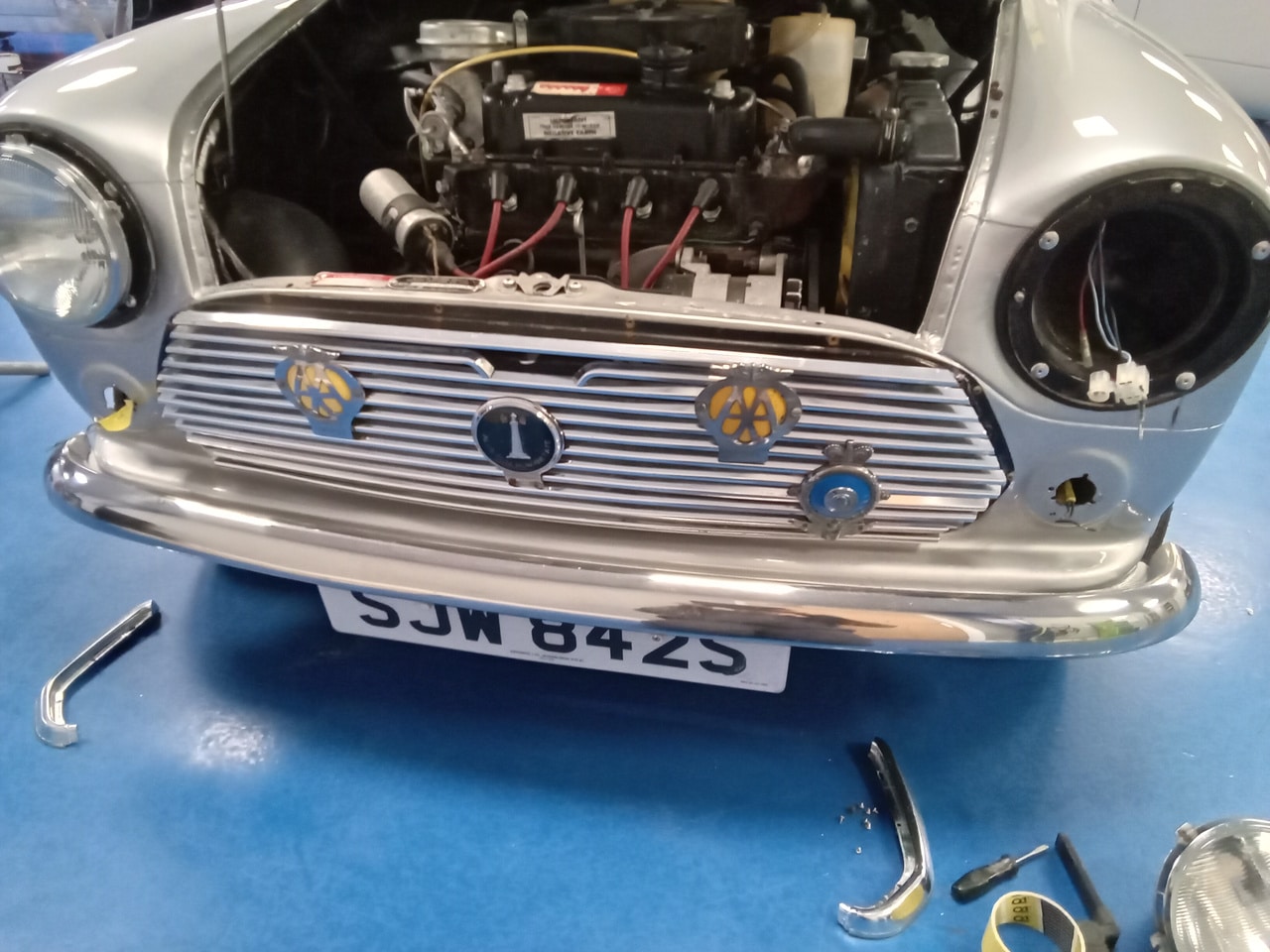 05.06.2025 1977 Leyland Mini 1000 Silver Strip car 10