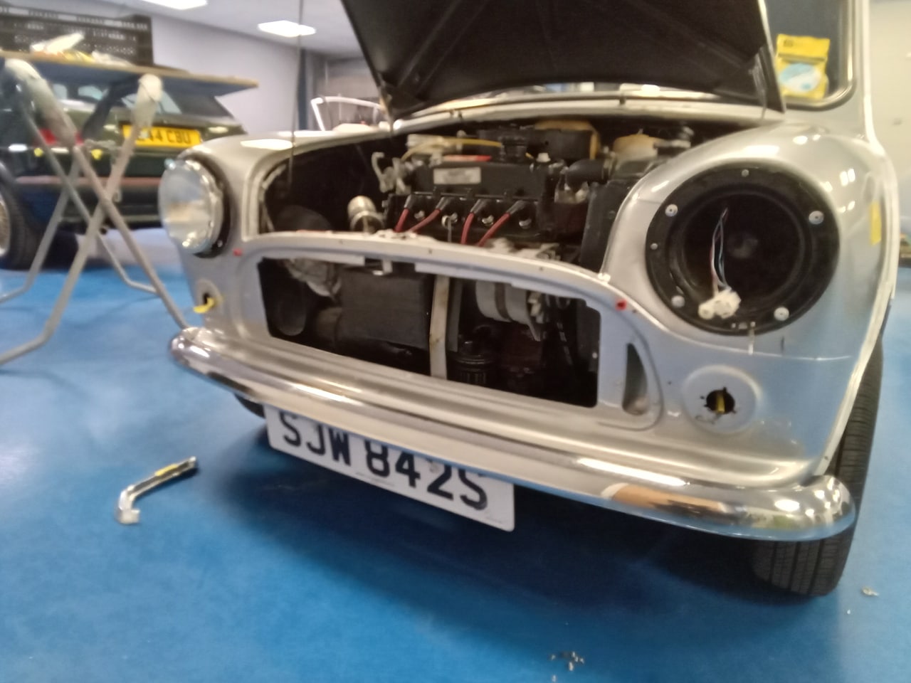05.06.2025 1977 Leyland Mini 1000 Silver Strip car 11