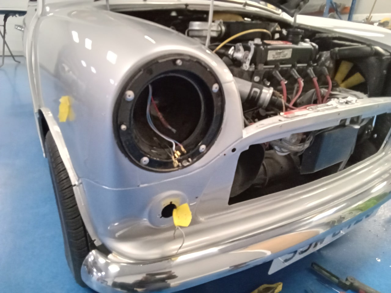 05.06.2025 1977 Leyland Mini 1000 Silver Strip car 14