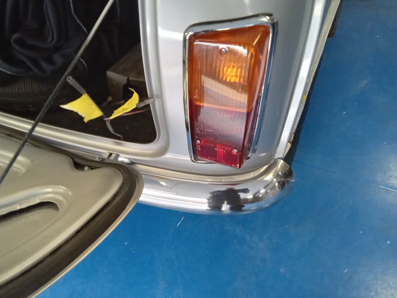 05.06.2025 1977 Leyland Mini 1000 Silver Strip car 19