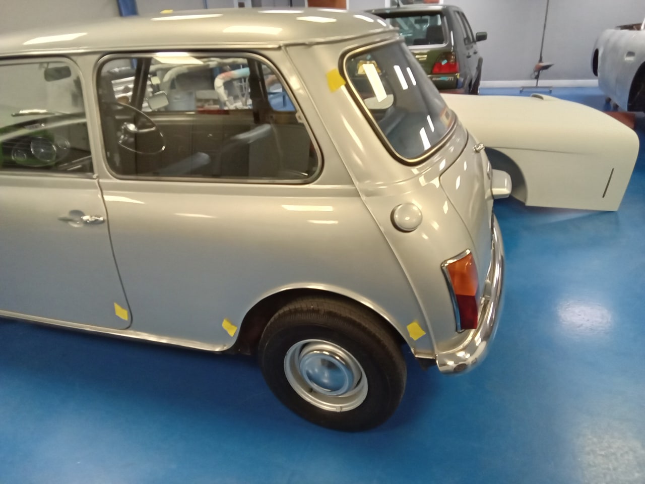 05.06.2025 1977 Leyland Mini 1000 Silver Strip car 3