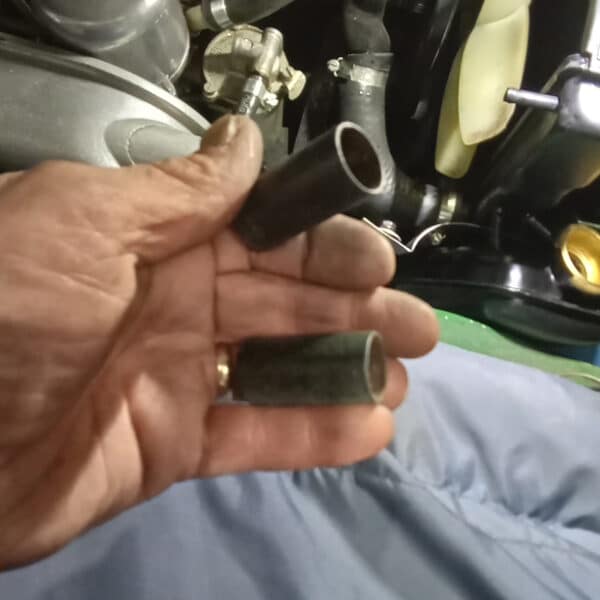 05.06.2025 1978 MG Midget 1500 Green Header Tank 6