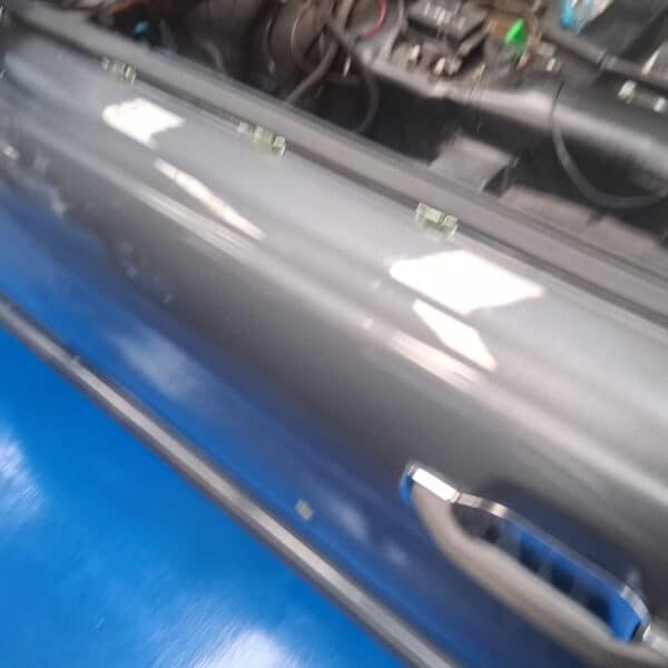 05.06.2025 1987 Mercedes 500 SL Grey windows 2