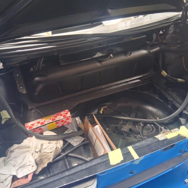 05.06.2025 1987 Mercedes 500 SL Grey windows 7