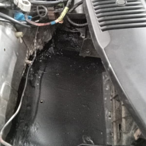 05.06.2025 1993 Ford Escort XR3I Silver Battery Box 1