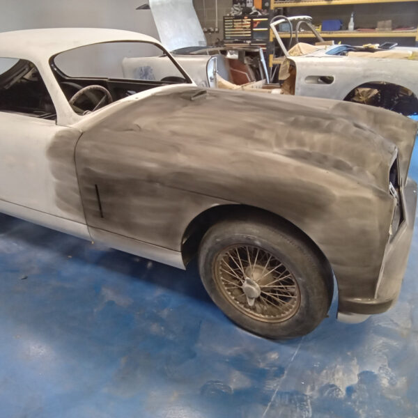 060625 1953 Aston Martin DB24 Polyfan to 120 2
