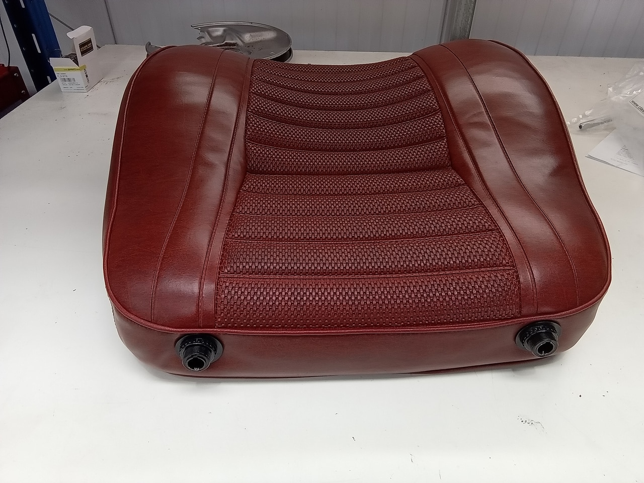 060625 1966 Volvo Amazon Headrests 01