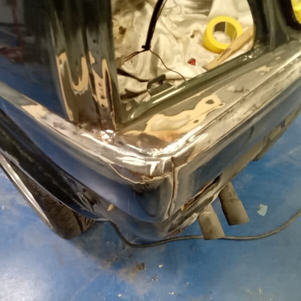 060625 1988 Volkswagen Golf GTI Green Rust Repairs 09