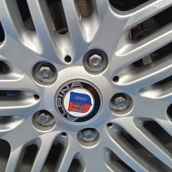 060625 2004 Alpina Roadster S New Centre Caps