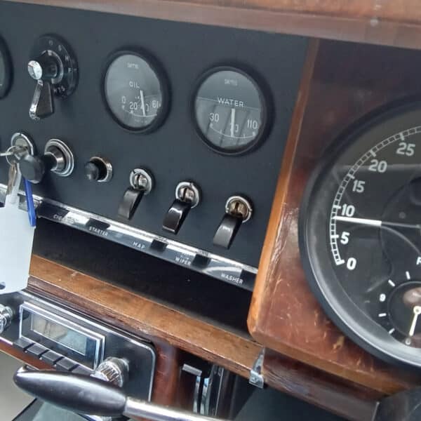 10.06.2025 1964 Daimler 2.5 V8 Blue costumer Jobs 19