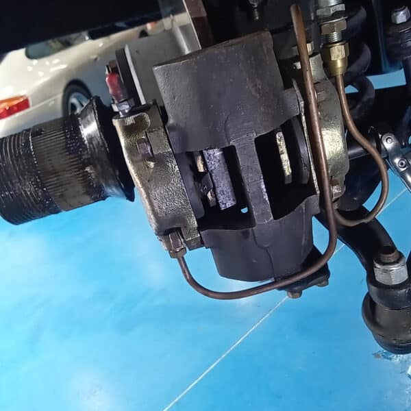 10.06.2025 1964 Daimler 2.5 V8 Blue costumer Jobs 28