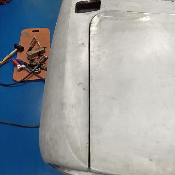 10.06.2025 1969 Aston Martin DB6 Volante Blue Grapping doors.boot 16