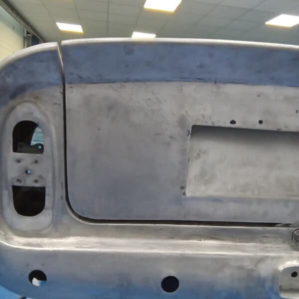 10.06.2025 1969 Aston Martin DB6 Volante Blue Grapping doors.boot 18