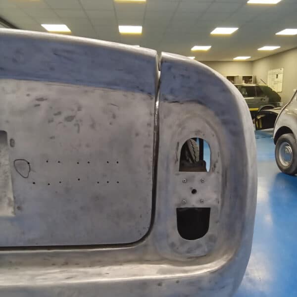 10.06.2025 1969 Aston Martin DB6 Volante Blue Grapping doors.boot 19