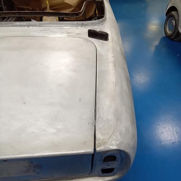 10.06.2025 1969 Aston Martin DB6 Volante Blue Grapping doors.boot 23