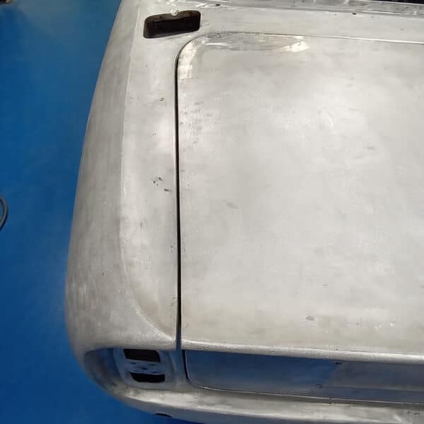 10.06.2025 1969 Aston Martin DB6 Volante Blue Grapping doors.boot 24