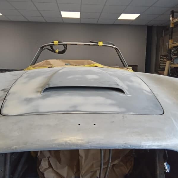 10.06.2025 1969 Aston Martin DB6 Volante Blue Grapping doors.boot 5