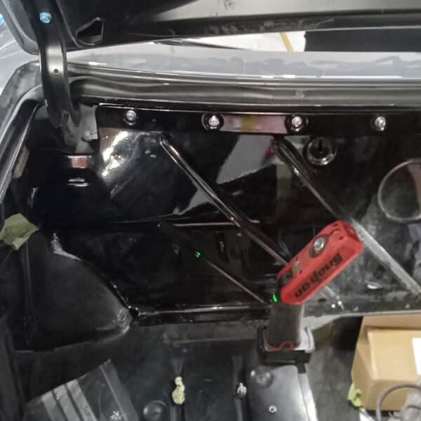 10.06.2025 1987 Mercedes 500 SL Grey Boot Panel 2
