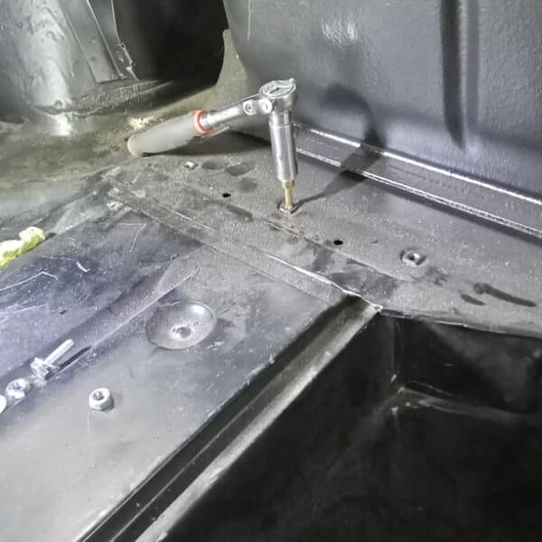 10.06.2025 1987 Mercedes 500 SL Grey Boot Panel 6