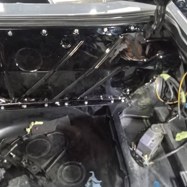 10.06.2025 1987 Mercedes 500 SL Grey Boot Panel 7