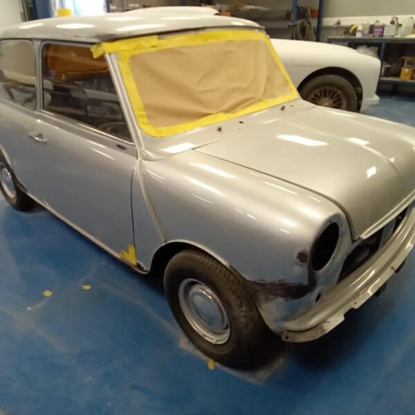 11062025 1977 Leyland Mini 1000 rust spots 1
