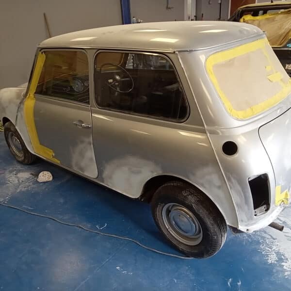 11062025 1977 Leyland Mini 1000 rust spots 11