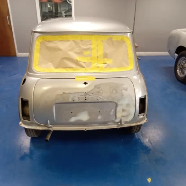 11062025 1977 Leyland Mini 1000 rust spots 15