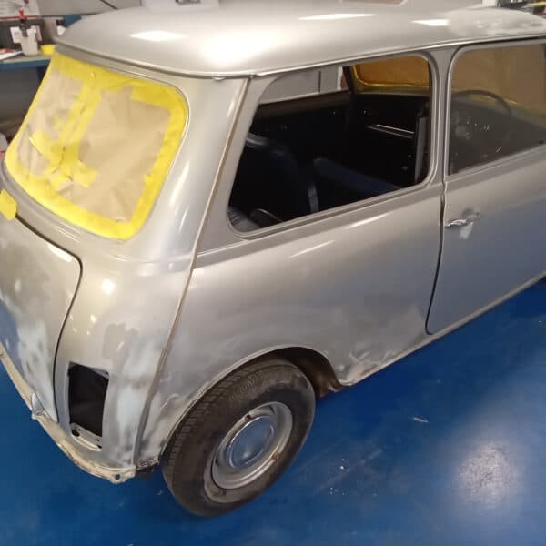 11062025 1977 Leyland Mini 1000 rust spots 16