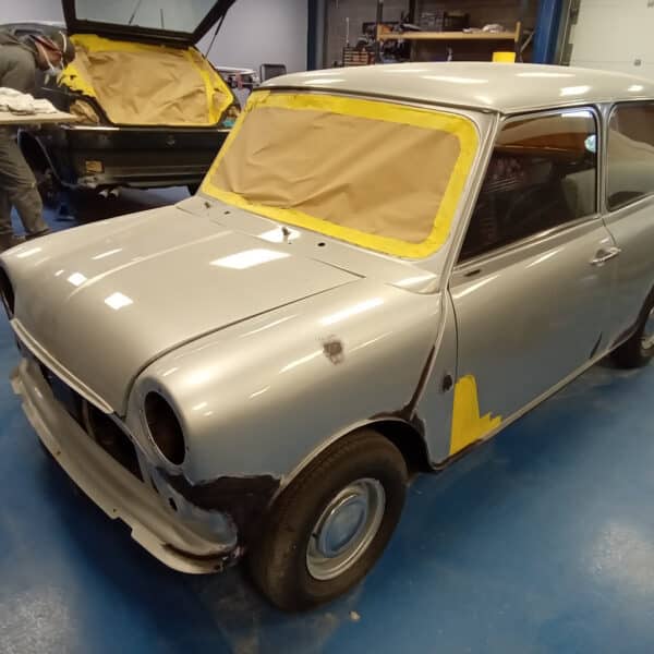 11062025 1977 Leyland Mini 1000 rust spots 2