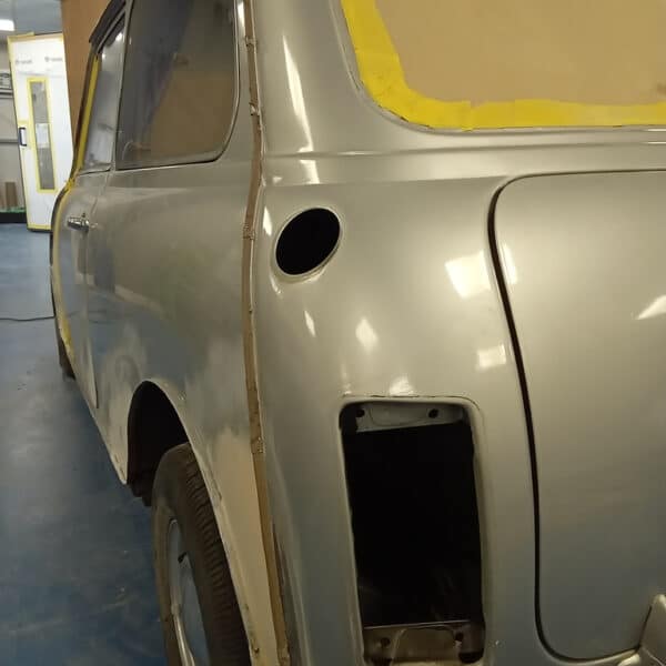 11062025 1977 Leyland Mini 1000 rust spots 8