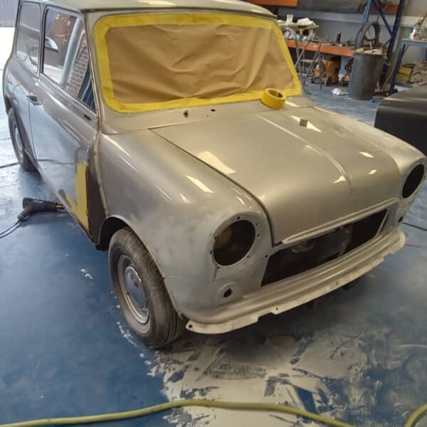 11062025 1977 Leyland Mini 1000 rust spots 9