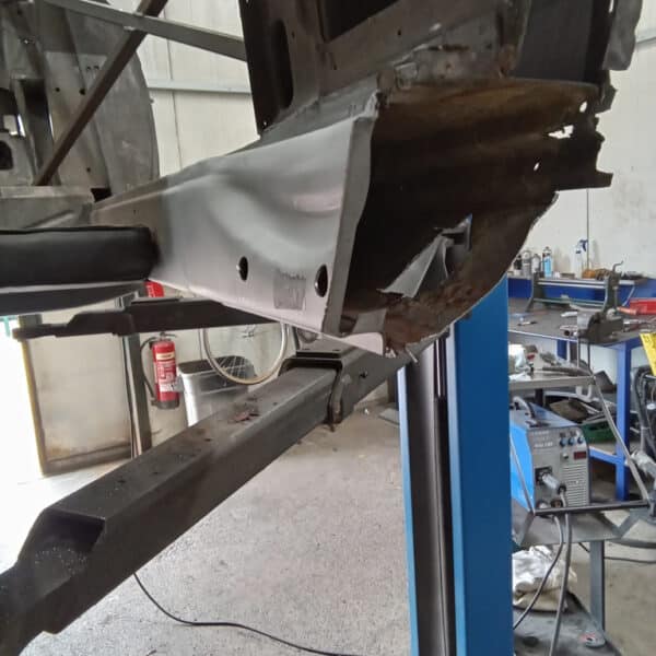 12062025 1978 Mercedes 350SL floors and frame 15